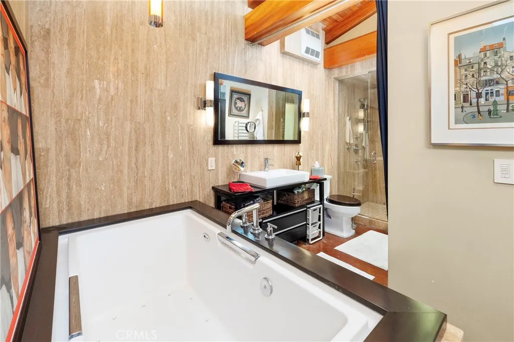 5327 Marina Pacifica Drive N Key 19, Long Beach, California 90803 home-pic-16